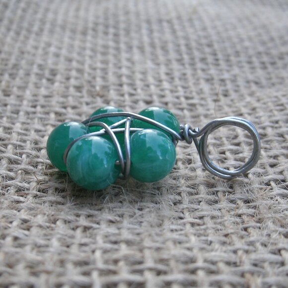 Handmade Faux Jade Beads Star Flower Pentacle Pendant - Picture 3 of 7